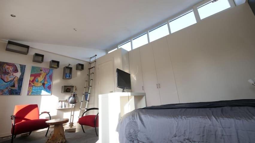 Modern Genieten In Oud Binnenstadspand アーメルスフォールト エクステリア 写真